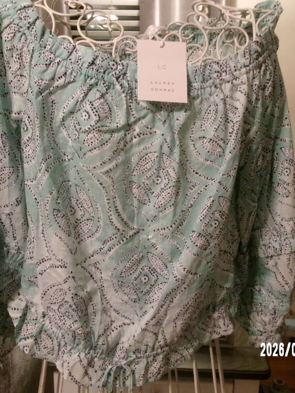 NEW Lauren Conrad LC Womens XL Soft Green White Elastic Long Sleeve Crop Top - Picture 1 of 6